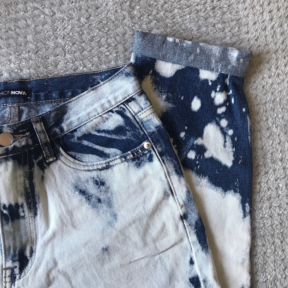 ✨Distressed✨ - Picture 2 of 3